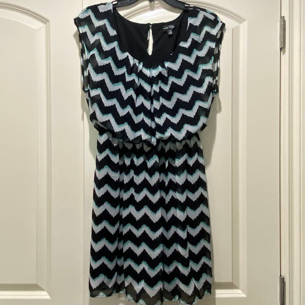 Love Reign Black/White/Light Blue Zig-zag Dress